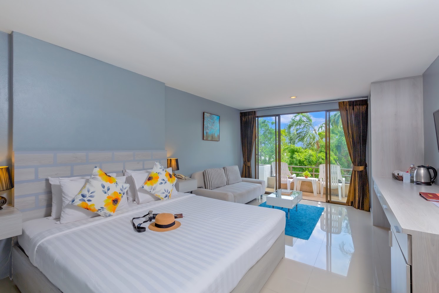 Grand Deluxe with Pool View